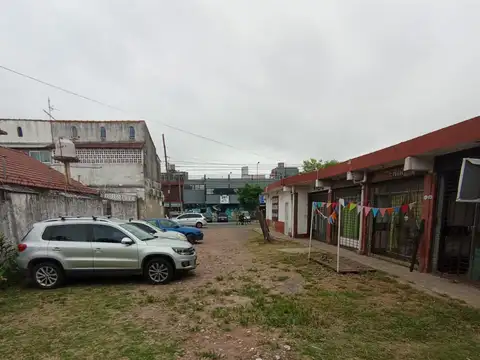 Avenida Pedro Diaz 1200