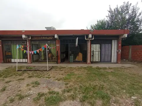 Local en venta de 27m2 con espacio guardacoche en Villa Tesei