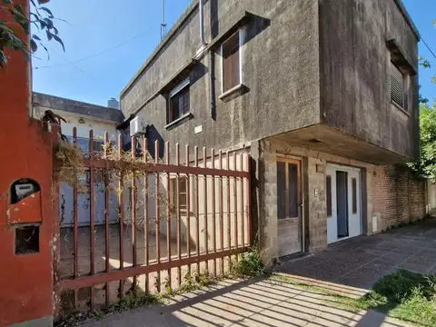 Venta Galpón con departamentos y oficina Santa Fe -  OPORTUNIDAD