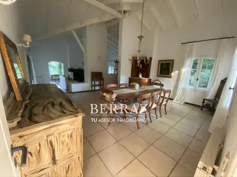 Casa 6 ambientes con 5 baños