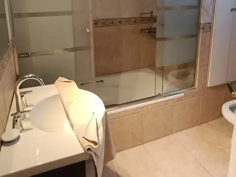 Depto Tipo Casa 4 ambientes con 2 baños