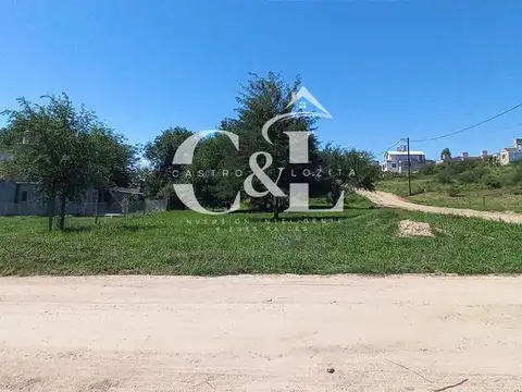 ESPECTACULAR TERRENO ESQUINA PLANO DE 800M² EN B°VALLE DEL SOL - VILLA SANTA CRUZ DEL LAGO.