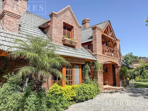 Casa 7 ambientes con 3 baños