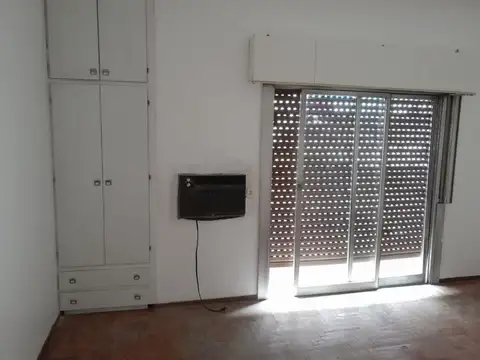 DEPARTAMENTO DE 3 AMB.TIPO CASA INTERNO