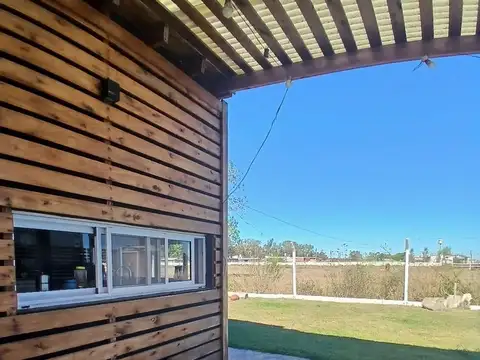 Casa 3 ambientes con 2 baños