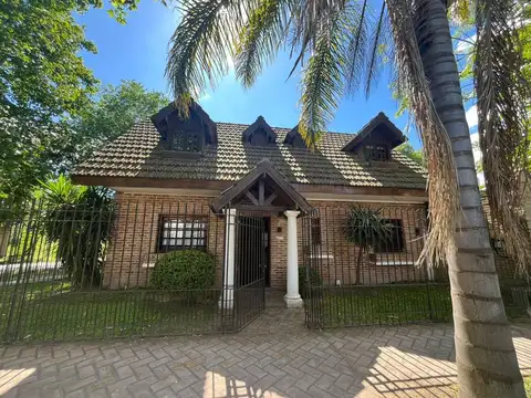 Venta Casa en equina Del Viso zona residencial