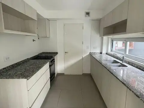 Casa en Alquiler con 1 cochera