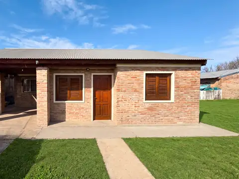 2 Dormitorios  - Casa en venta en Cañada de Gómez !