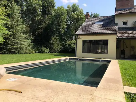 Casa 4 ambientes con 3 baños