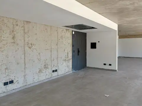 Oficina en Alquiler con 2 cocheras