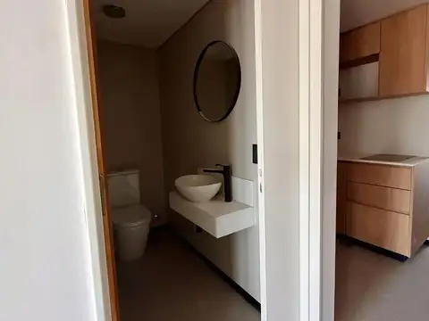 Oficina 5 ambientes con 5 baños