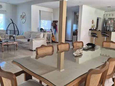 Casa en Venta en San Nicolas de los Arroyos, USD 230.000