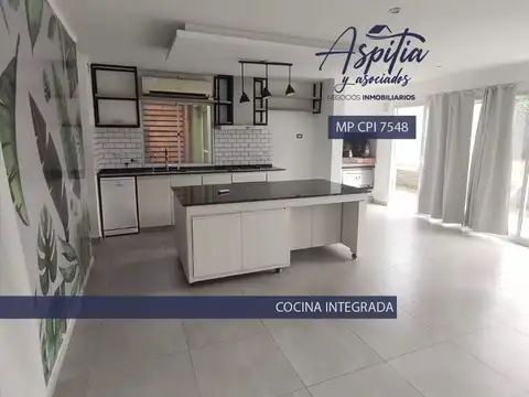Casa 6 ambientes con 2 baños
