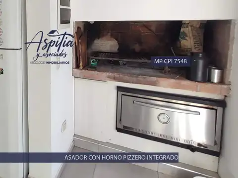 Casa en Alquiler con 4 cocheras