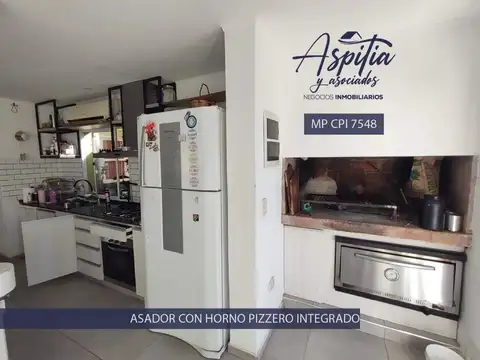Casa en Alquiler con 4 cocheras