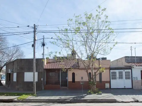 CASA CON QUINCHO Y PILETA en BARRANQUITAS