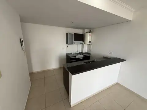Departamento en  alquiler monoambiente con balcón al frente - Wilde Avellaneda