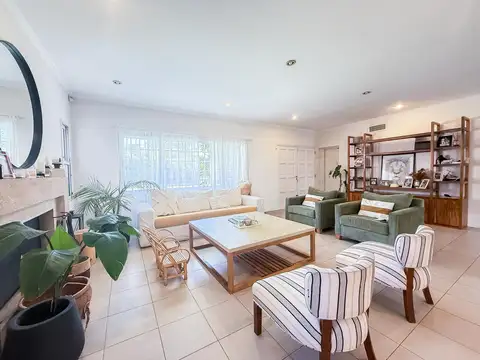 Casa 7 ambientes con 6 baños