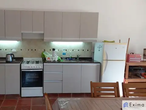 Casa 2 ambientes con 1 baño