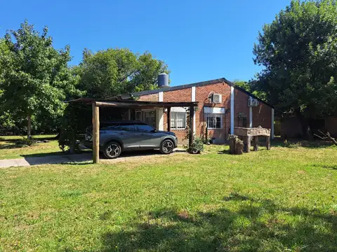 Casa en venta - 5 Dormitorios 2 Baños - Moreno