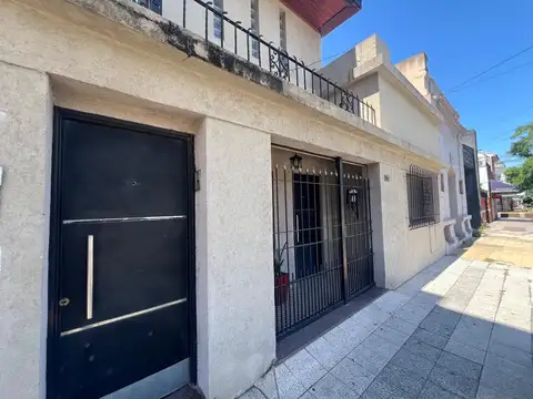 Venta Casa sobre lote propio en Wilde
