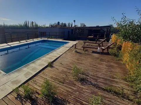 Venta de casa con pileta, Guaymallén