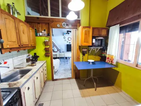 Casa en Venta con 3 cocheras