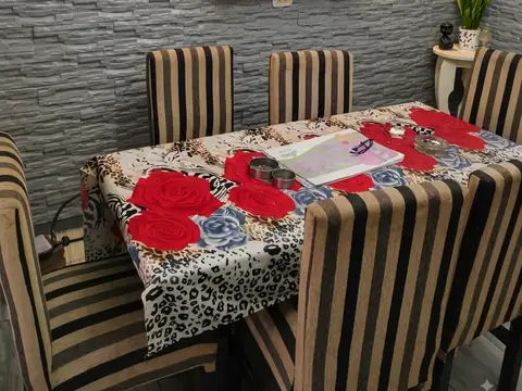Casa 8 ambientes con 3 baños