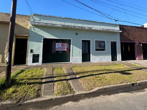 CASA DE TRES AMBIENTES SOBRE LOTE PROPIO CON JARDIN Y POTENCIAL DE AMPLIACION