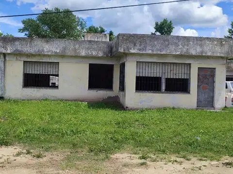 Hipolito Yrigoyen (ruta 210)  esquina Mariano Moreno