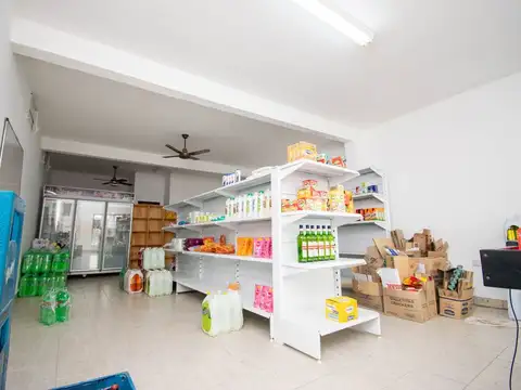 LOCAL COMERCIAL CON GALPON Y GRAN PATIO VERDE
