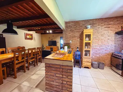 Casa en Venta con 1 cochera