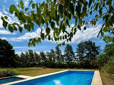 Casa 10 ambientes con 3 baños