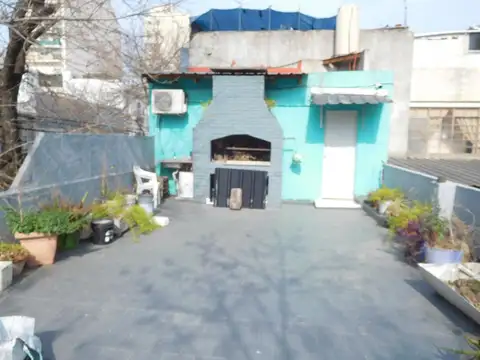 VENTA EN BLOCK -2 DEPARTAMENTOS DE 3 AMB  MAS 2 LOCALES .ESQ