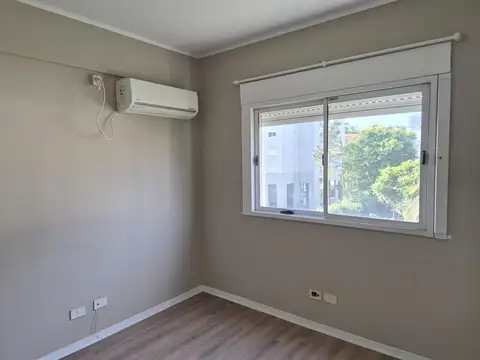 Departamento en Alquiler en Coghlan, $ 800.000