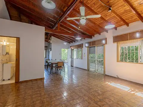 Casa en Venta con 4 cocheras