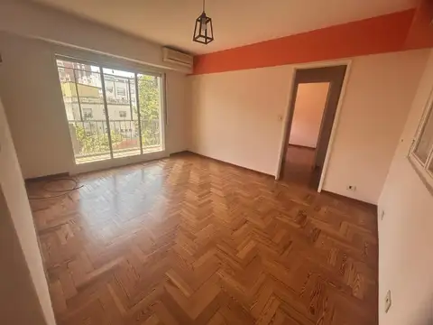 Ladislao Martinez 200, Piso 3