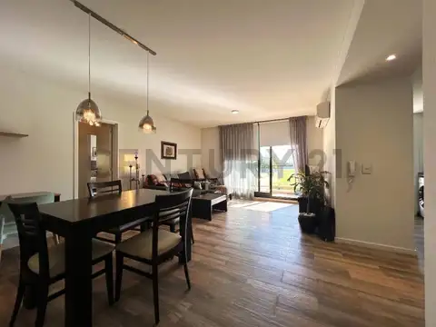 Venta Departamento de 2 Dormitorios con cochera en Condo 8 | Tierra Nueva, Fishe