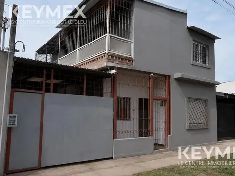 Venta de casa de 5 ambientes en Gonzales Catan con posibilidad con construcción  - Apto Crédito