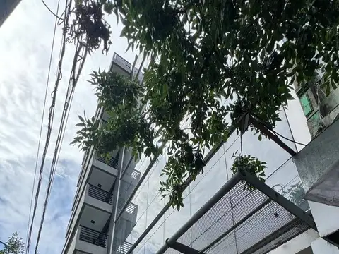 Oficina Venta Luminosa Con Cochera con Renta