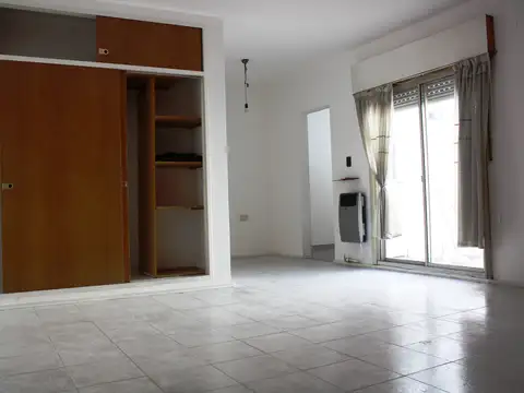 Departamento 1 amb con ptio en venta en Villa Luro
