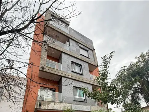 ALEM 600, Piso 1