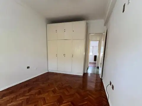 Venta de PH de 4 ambientes con terraza en Parque Avellaneda