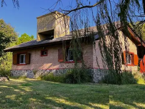 Casa en Venta con 2 cocheras