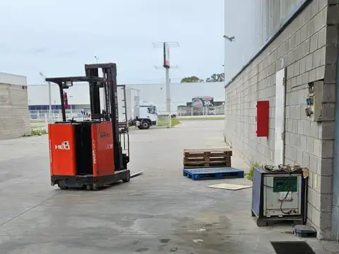 VENTA GALPÓN COMERCIAL SOBRE RUTA 88 Y PUAN