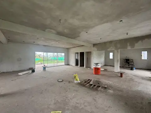 LOMAS DE PETION - CASA A TERMINAR LOTE 1700 M2