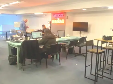 Oficina en Alquiler con 3 cocheras