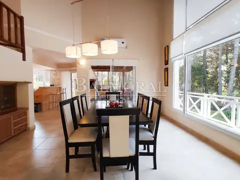 Casa 3 ambientes con 4 baños