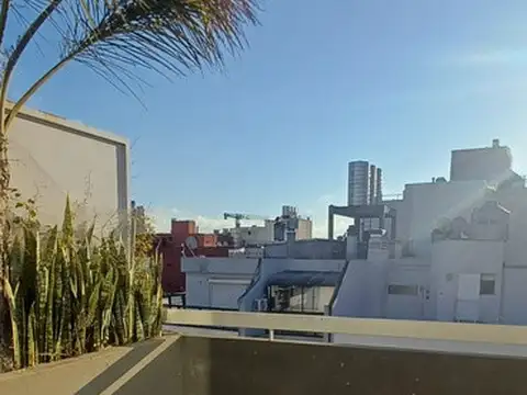 Departamento 2 amb, Frente , 9° piso , Balcón aterrazado , muy luminoso , muy buen estado