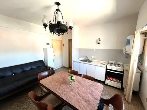 “Oportunidad: 3 Ambientes con Cochera Cerca del Mar”